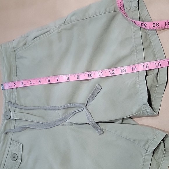 Old Navy Size 6 Khaki Green Just Below Waist Chino Shorts, Gently Used Condition - Picture 6 of 11